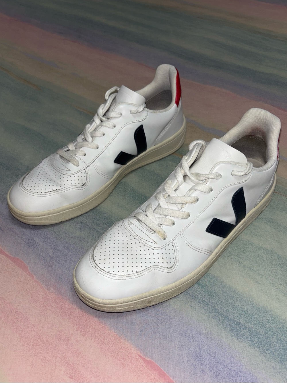 Veja Men V-10 Sneakers size 11 white blue red shoes